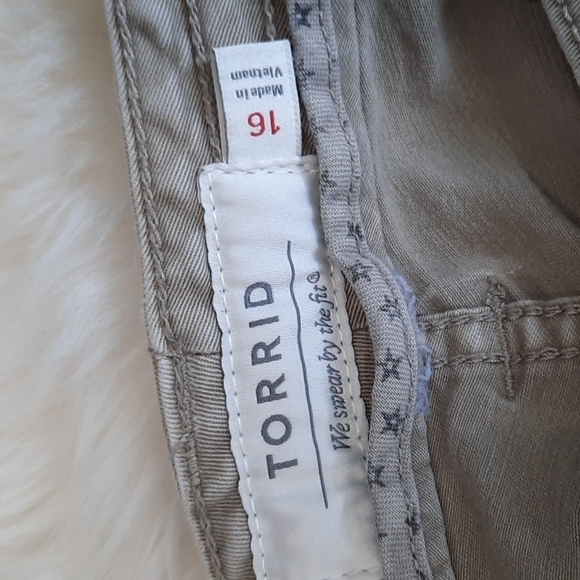 Torrid Skinny Jeans - Picture 4 of 5